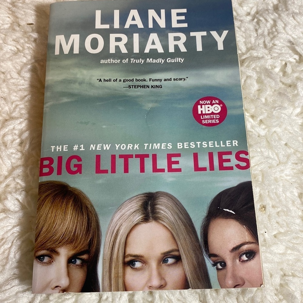 BIG LITTLE LIES by LIANE MORIARTY New York Times Best Seller